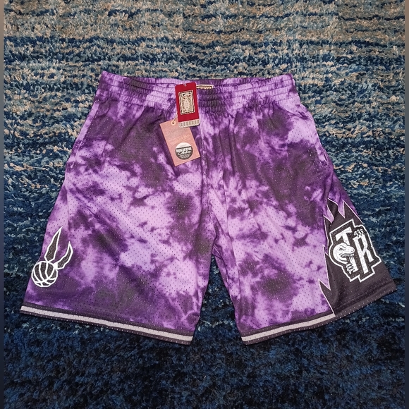 Mitchell & Ness Toronto Raptors Galaxy Reflective Swingman Mens Shorts - Picture 2 of 7